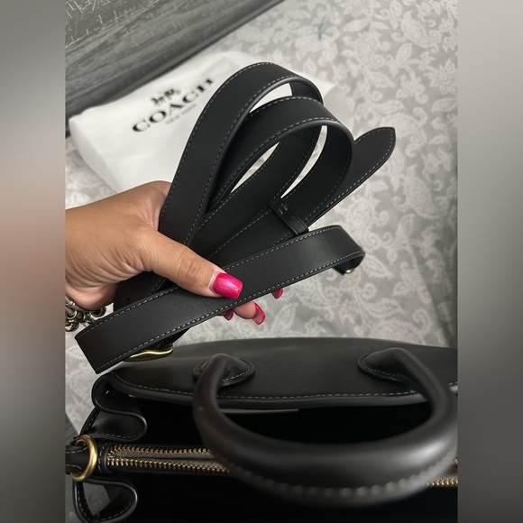 Coach Empire Carryall 26 - Picture 9 of 16